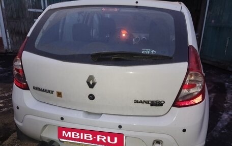 Renault Sandero I, 2013 год, 600 000 рублей, 2 фотография