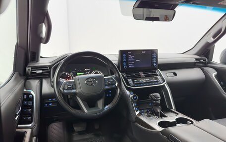 Toyota Land Cruiser, 2021 год, 10 500 000 рублей, 29 фотография