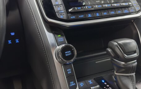 Toyota Land Cruiser, 2021 год, 10 500 000 рублей, 24 фотография