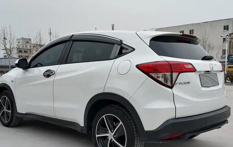 Honda Vezel, 2022 год, 1 289 003 рублей, 3 фотография