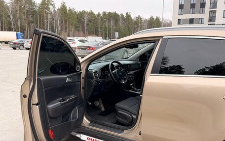 KIA Sportage IV рестайлинг, 2018 год, 2 300 000 рублей, 9 фотография