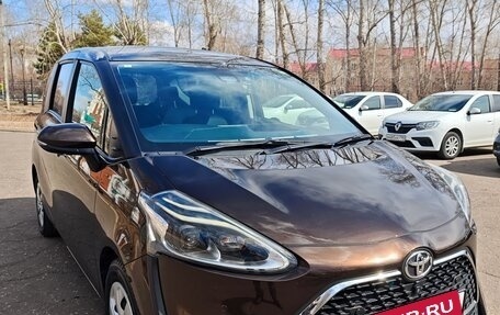 Toyota Sienta II, 2018 год, 1 350 000 рублей, 2 фотография