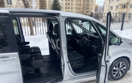 Honda Stepwgn IV, 2021 год, 2 940 000 рублей, 10 фотография