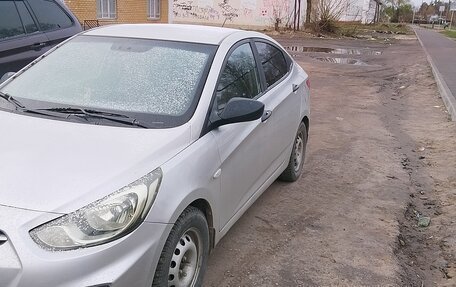 Hyundai Solaris II рестайлинг, 2011 год, 600 000 рублей, 5 фотография