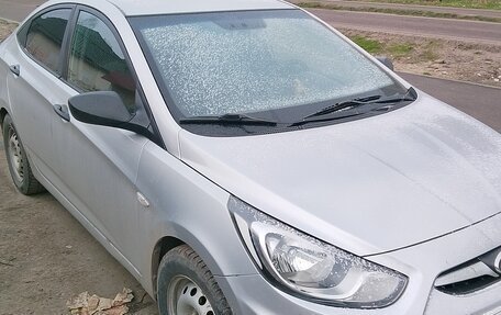 Hyundai Solaris II рестайлинг, 2011 год, 600 000 рублей, 4 фотография