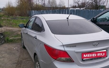 Hyundai Solaris II рестайлинг, 2011 год, 600 000 рублей, 2 фотография