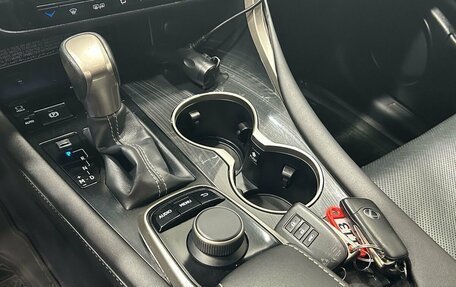 Lexus RX IV рестайлинг, 2018 год, 4 295 000 рублей, 14 фотография