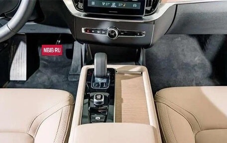 Volvo XC90 II рестайлинг, 2025 год, 7 000 000 рублей, 8 фотография