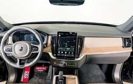 Volvo XC90 II рестайлинг, 2025 год, 7 000 000 рублей, 6 фотография