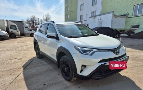 Toyota RAV4, 2017 год, 2 895 000 рублей, 4 фотография