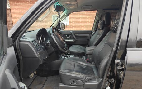 Mitsubishi Pajero IV, 2014 год, 2 350 000 рублей, 8 фотография