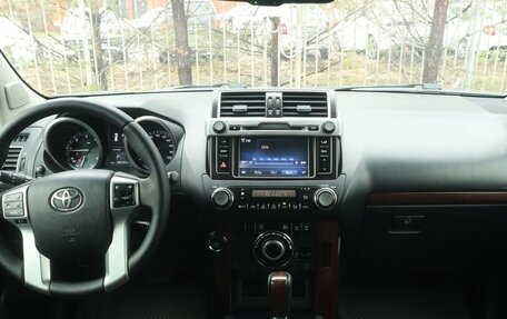 Toyota Land Cruiser Prado 150 рестайлинг 2, 2014 год, 3 384 000 рублей, 7 фотография