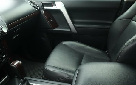 Toyota Land Cruiser Prado 150 рестайлинг 2, 2014 год, 3 384 000 рублей, 16 фотография