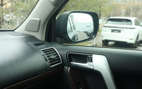 Toyota Land Cruiser Prado 150 рестайлинг 2, 2014 год, 3 384 000 рублей, 15 фотография