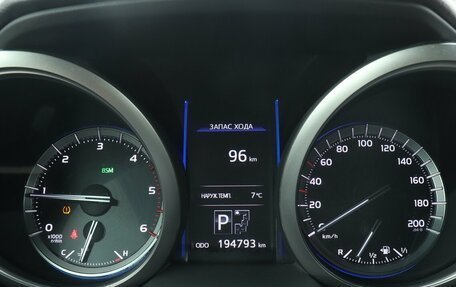 Toyota Land Cruiser Prado 150 рестайлинг 2, 2014 год, 3 384 000 рублей, 9 фотография