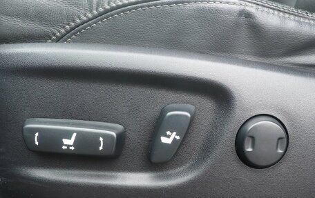 Toyota Land Cruiser Prado 150 рестайлинг 2, 2014 год, 3 384 000 рублей, 17 фотография