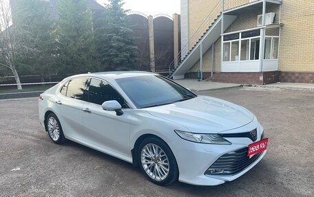 Toyota Camry, 2018 год, 2 850 000 рублей, 1 фотография