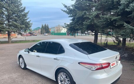 Toyota Camry, 2018 год, 2 850 000 рублей, 16 фотография