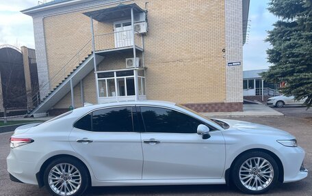 Toyota Camry, 2018 год, 2 850 000 рублей, 17 фотография