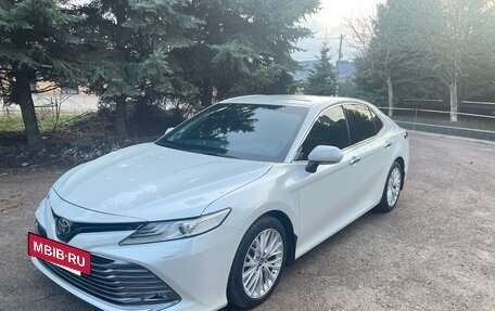 Toyota Camry, 2018 год, 2 850 000 рублей, 19 фотография