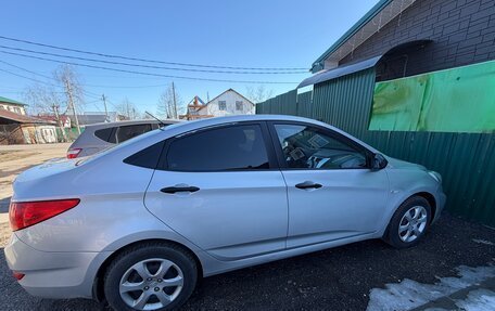 Hyundai Solaris II рестайлинг, 2013 год, 700 000 рублей, 4 фотография