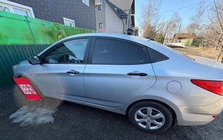 Hyundai Solaris II рестайлинг, 2013 год, 700 000 рублей, 3 фотография