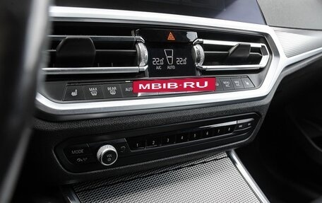 BMW 3 серия, 2019 год, 3 600 000 рублей, 24 фотография