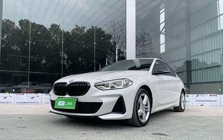 BMW 1 серия, 2022 год, 1 620 000 рублей, 1 фотография