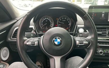 BMW 1 серия, 2022 год, 1 620 000 рублей, 7 фотография