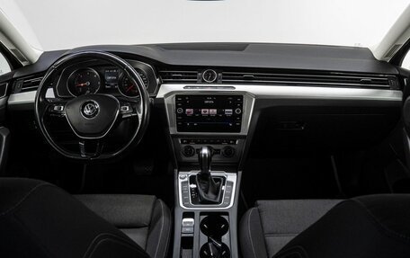 Volkswagen Passat B8 рестайлинг, 2018 год, 2 299 000 рублей, 18 фотография