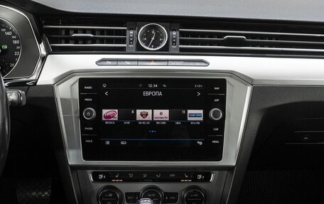 Volkswagen Passat B8 рестайлинг, 2018 год, 2 299 000 рублей, 23 фотография