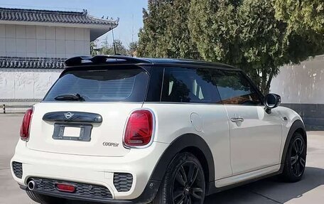 MINI Hatch, 2022 год, 1 800 000 рублей, 6 фотография