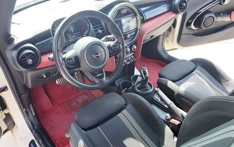 MINI Hatch, 2022 год, 1 800 000 рублей, 8 фотография