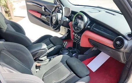 MINI Hatch, 2022 год, 1 800 000 рублей, 10 фотография