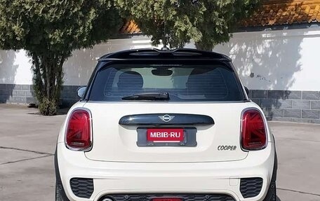 MINI Hatch, 2022 год, 1 800 000 рублей, 2 фотография