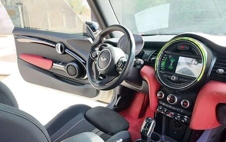 MINI Hatch, 2022 год, 1 800 000 рублей, 13 фотография