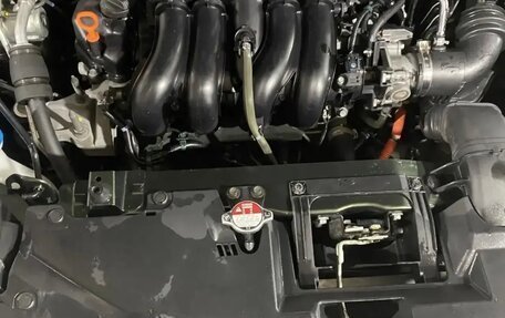 Honda Vezel, 2014 год, 1 500 000 рублей, 4 фотография