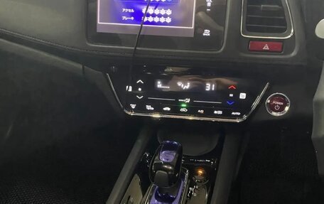 Honda Vezel, 2014 год, 1 500 000 рублей, 12 фотография