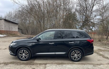 Mitsubishi Outlander III рестайлинг 3, 2015 год, 1 780 000 рублей, 5 фотография