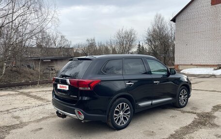 Mitsubishi Outlander III рестайлинг 3, 2015 год, 1 780 000 рублей, 3 фотография