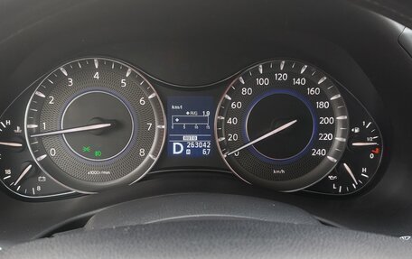 Infiniti QX56, 2010 год, 1 900 000 рублей, 13 фотография