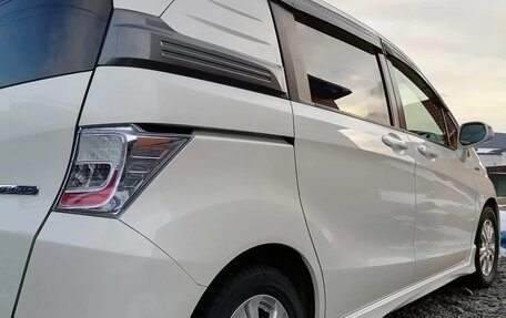 Honda Freed I, 2012 год, 1 070 000 рублей, 2 фотография