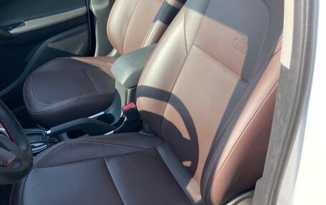 Chevrolet Tracker, 2020 год, 2 200 000 рублей, 15 фотография