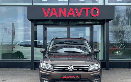 Volkswagen Tiguan II, 2018 год, 2 650 000 рублей, 2 фотография