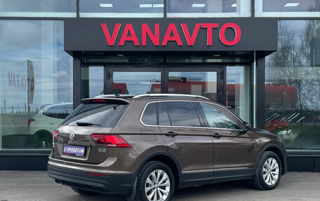 Volkswagen Tiguan II, 2018 год, 2 650 000 рублей, 5 фотография