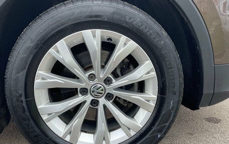 Volkswagen Tiguan II, 2018 год, 2 650 000 рублей, 24 фотография