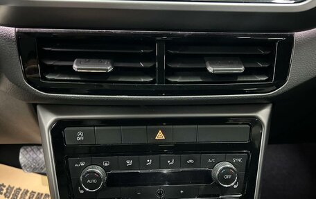Volkswagen T-Cross I, 2022 год, 1 450 000 рублей, 11 фотография