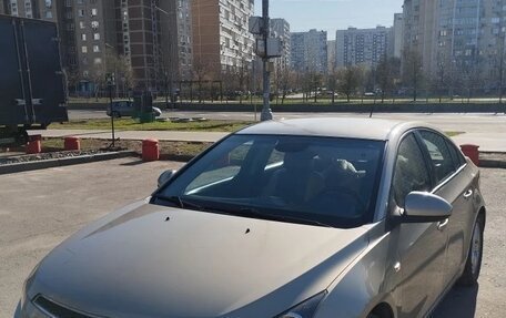 Chevrolet Cruze II, 2010 год, 850 000 рублей, 4 фотография