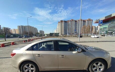 Chevrolet Cruze II, 2010 год, 850 000 рублей, 5 фотография