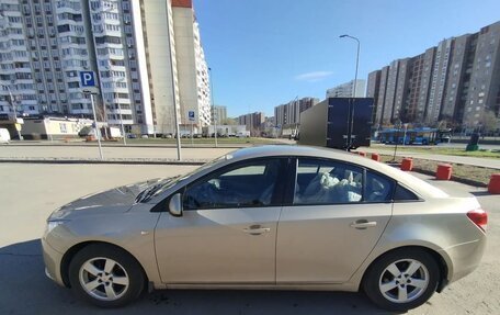 Chevrolet Cruze II, 2010 год, 850 000 рублей, 8 фотография